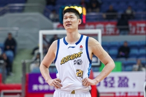 回天乏术！胡金秋16中8拿20分9板 其中6前场板
